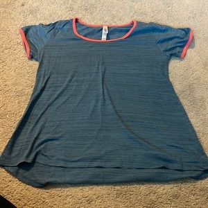 LuLaRoe tee size medium